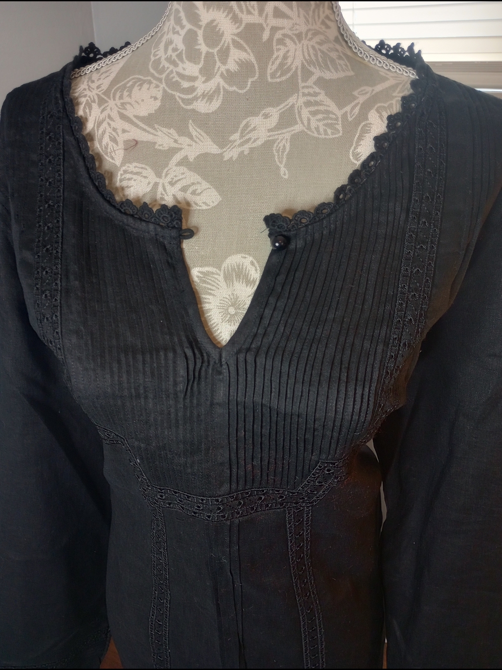 Black Pintuck Lace Trim Peasant Linen Tunic